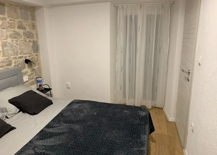 Blue Moon Split- Free Parking