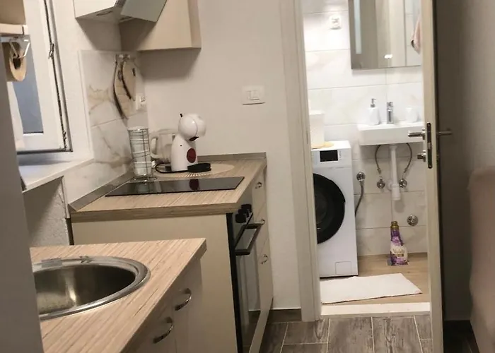 Blue Moon Split- Free Parking *