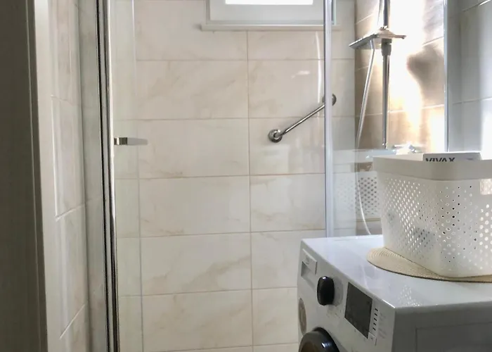 Blue Moon Split- Free Parking